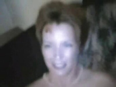 كبيرة انمي محارم مترجم titted شقراء ناضجة يحصل على ركوب الشباب حبيب الأريكة
